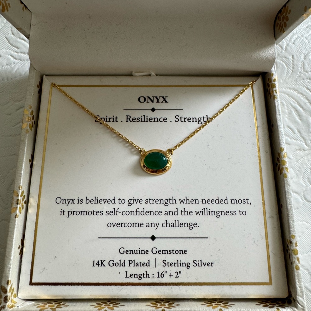 Shivam Oval Green Ónyx Necklace